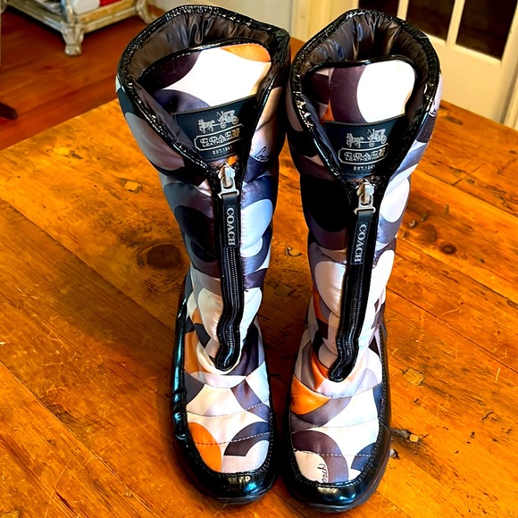 SALE‼️Coach puffy - Picture 2 of 9